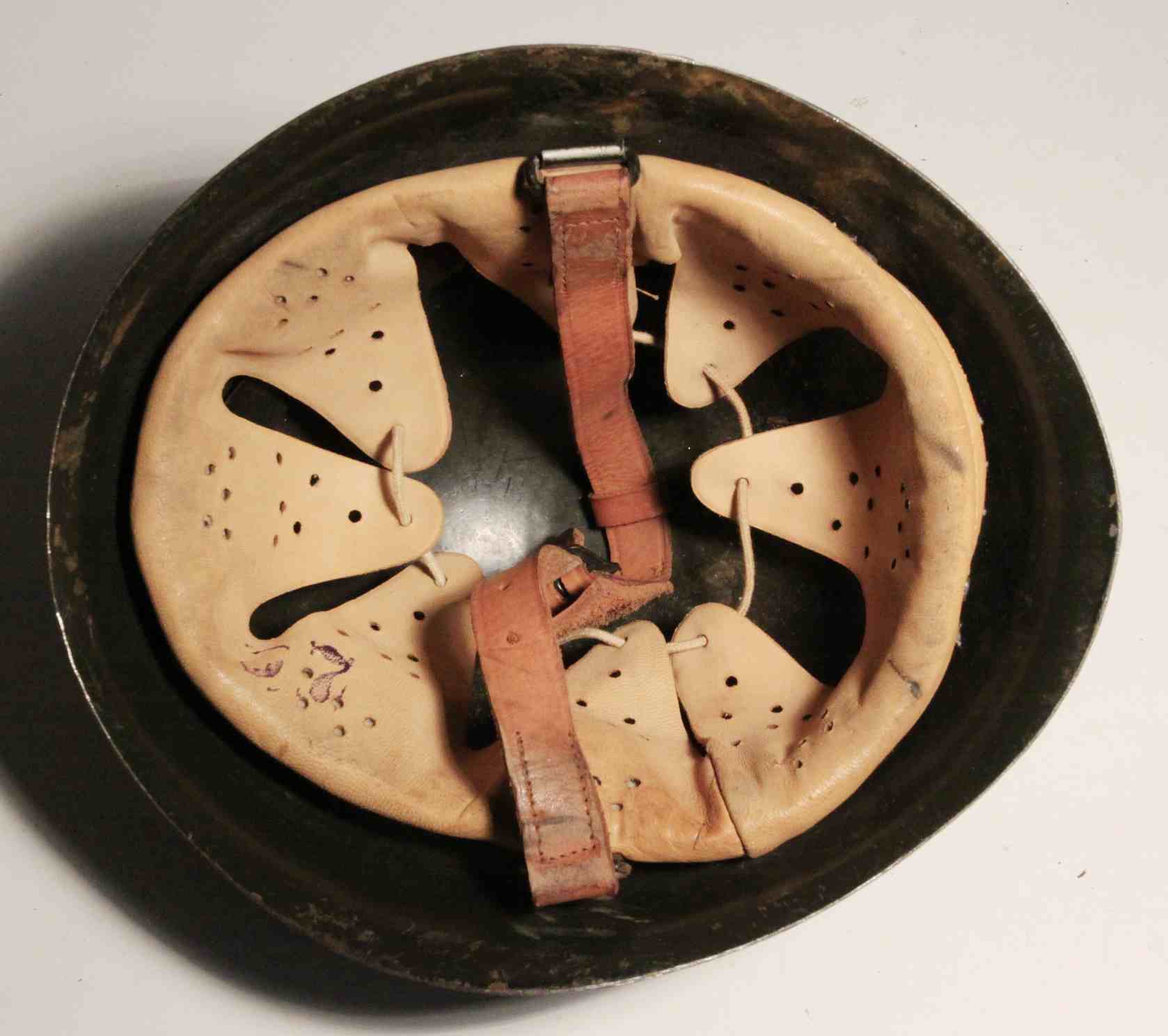 Italian M33 Helmet - Image 3