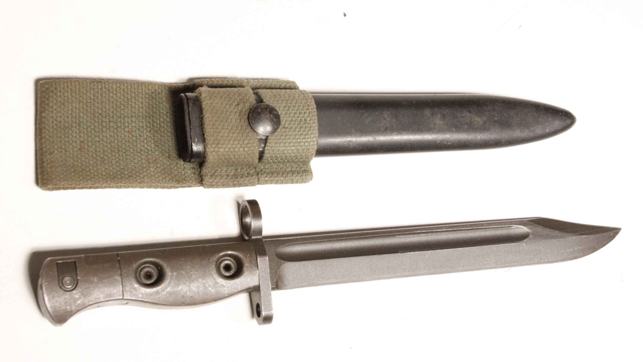 FN FAL L1A2 bayonet with web frog