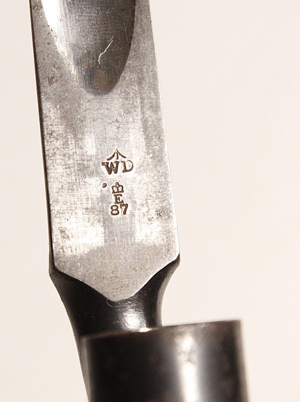 Martini Henry Model 1876 socket bayonet with scabbard - Image 4