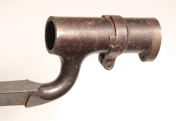 British Pattern 1853 socket bayonet with scabbard - Image 2