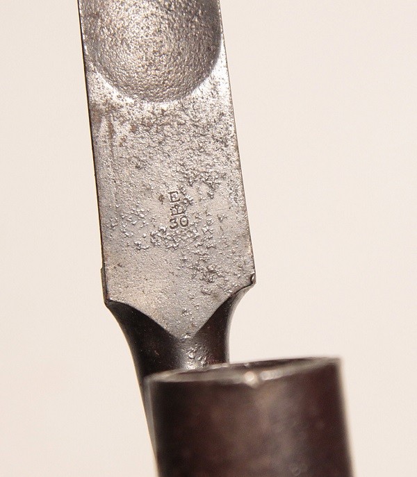 British Pattern 1853 socket bayonet with scabbard - Image 3