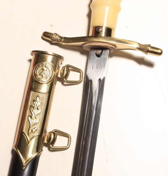 East German (DDR) Border Guard officer's dagger in fitted case - Image 5