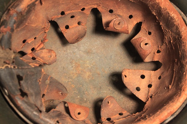 German WWII M40 double decal Polizei helmet - Image 7