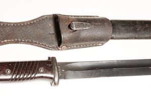 German 98k bayonet matching with frog