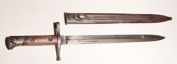 Italian 1891 bayonet with fluted steel scabbard