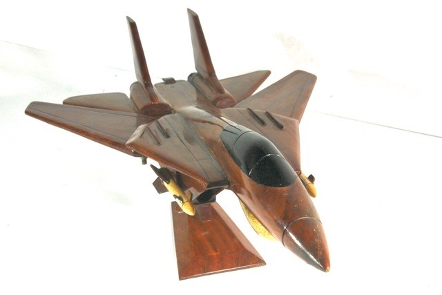 Grumman F14 Tomcat Mahogany Model - Image 2
