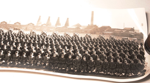 Perth Regiment photo Hamilton 1941 - Image 3